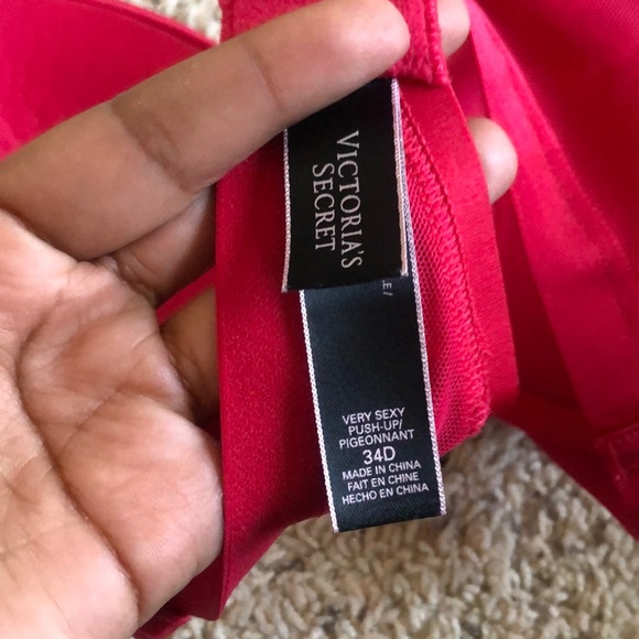 Victoria’s secret “Very sexy Push-up” Red bra 34D - Picture 3 of 3